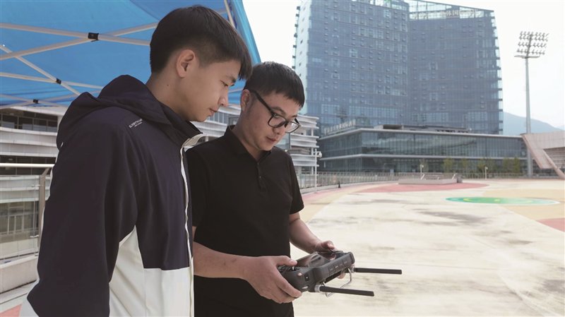 低空经济发展催生考证热 多个行业都有用人需求