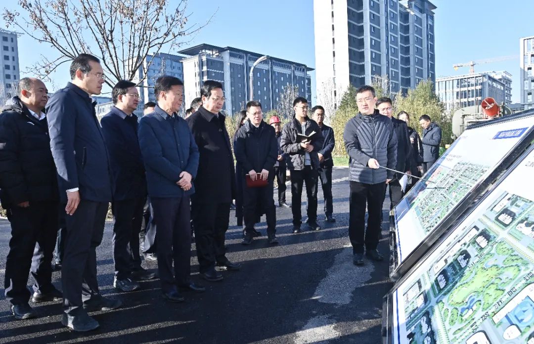 张国华调研昝岗片区重点项目建设、雄安新区低空经济产业发展并主持召开专题会。刘向阳摄