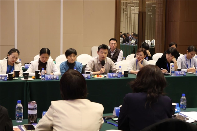 政策领航、医企协同 2025中国研究型医院学会免陪照护学术会议在深圆满举行(图7)