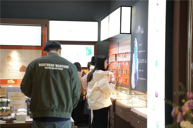 ​地球之光博物馆旗下轻奢珠宝品牌“天欢禧 ”滨湖万 象汇店盛大启幕(图4)