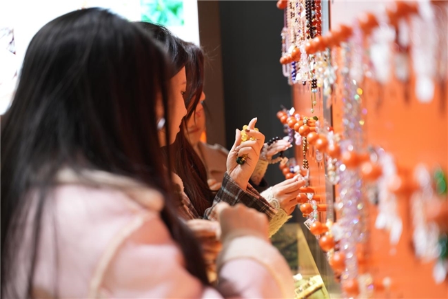 ​地球之光博物馆旗下轻奢珠宝品牌“天欢禧 ”滨湖万 象汇店盛大启幕(图3)